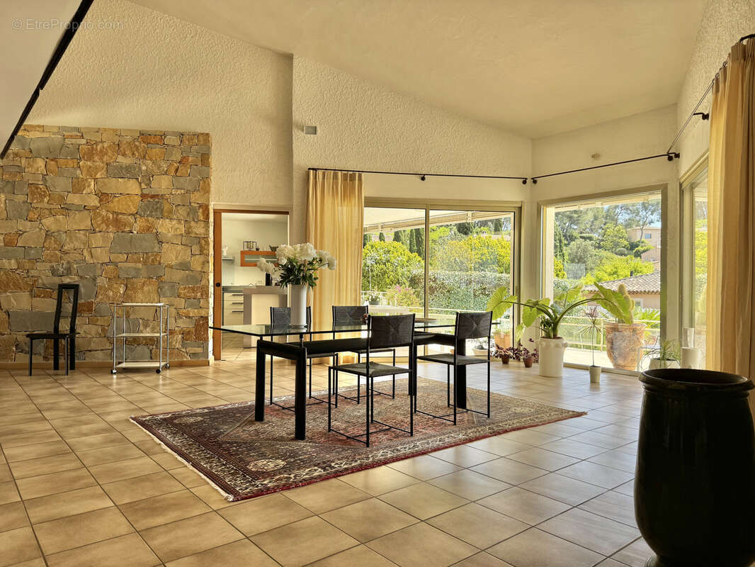 Maison à CARQUEIRANNE