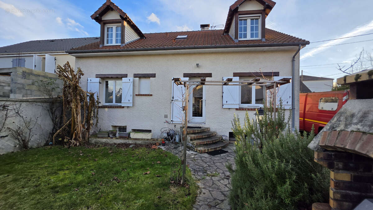 Maison à TREMBLAY-EN-FRANCE
