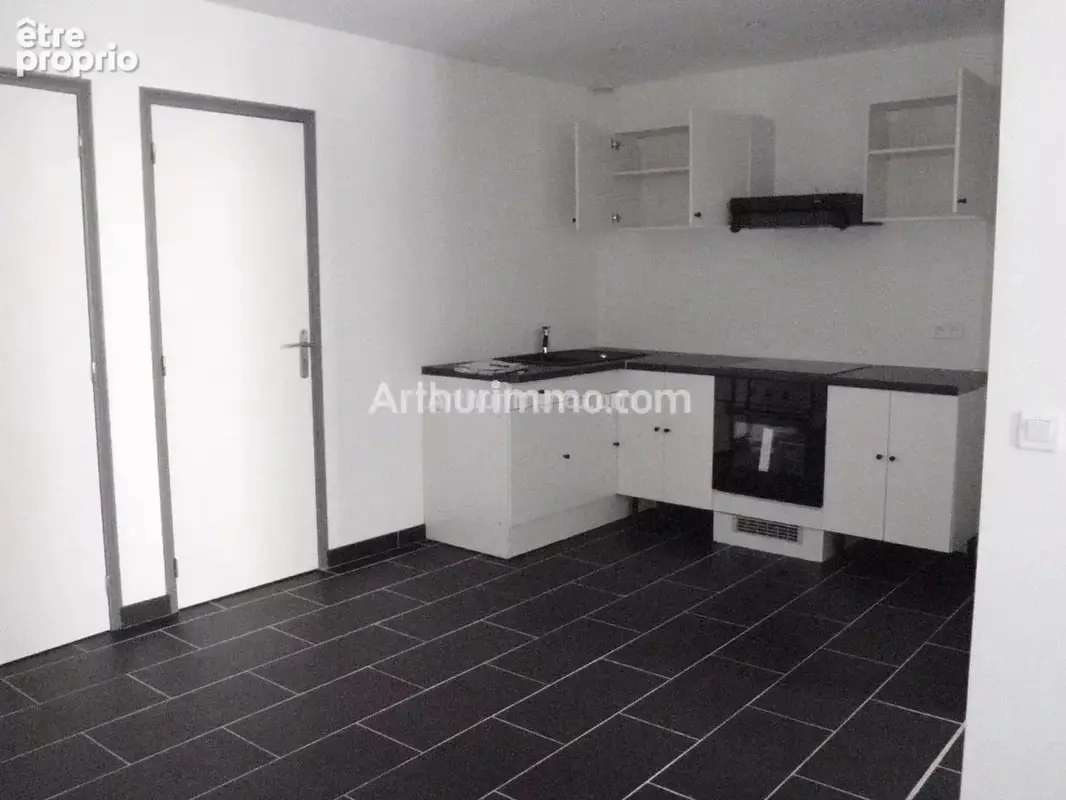 Appartement 64 m² à Cogolin  - photo 4