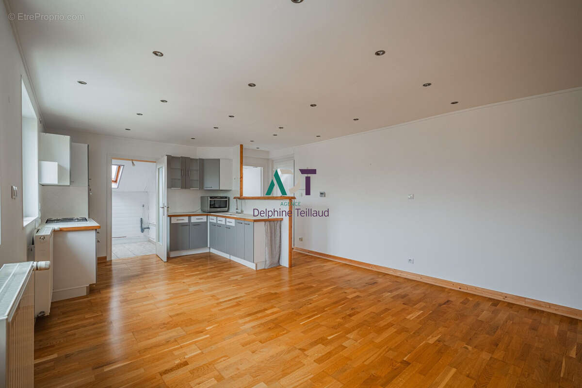 Appartement à FONTAINE