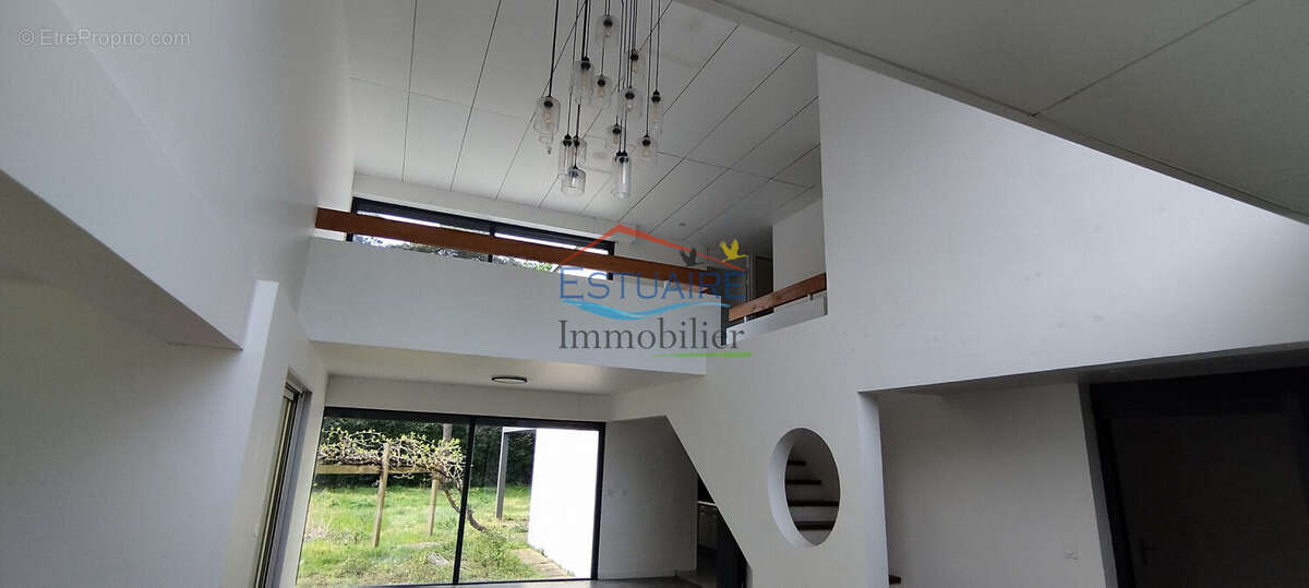 Maison 203 m² à Coueron  - photo 6