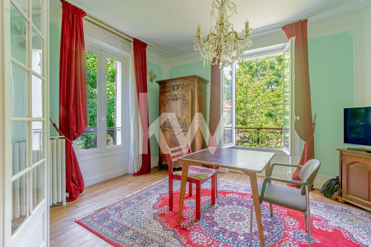Maison 255 m² à Chelles  - photo 5