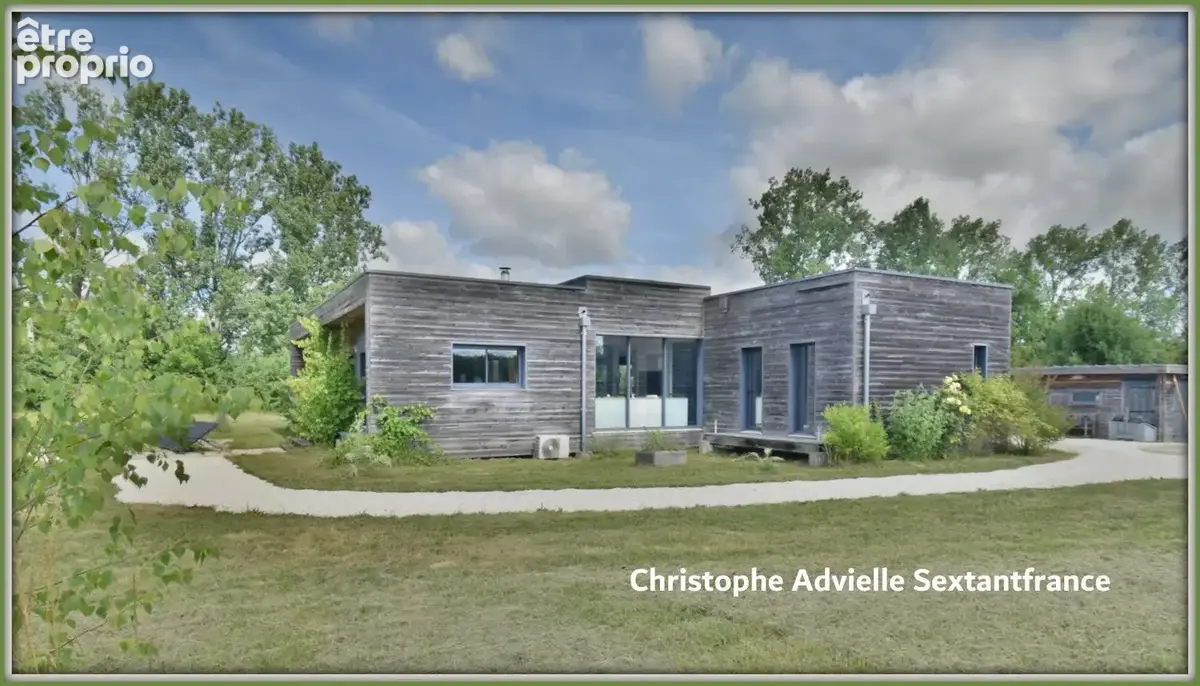 Villa d'architecte ossature bois, plain pied , 4 chambres , piscine, garage et atelier sur 1,6 Ha - photo 3