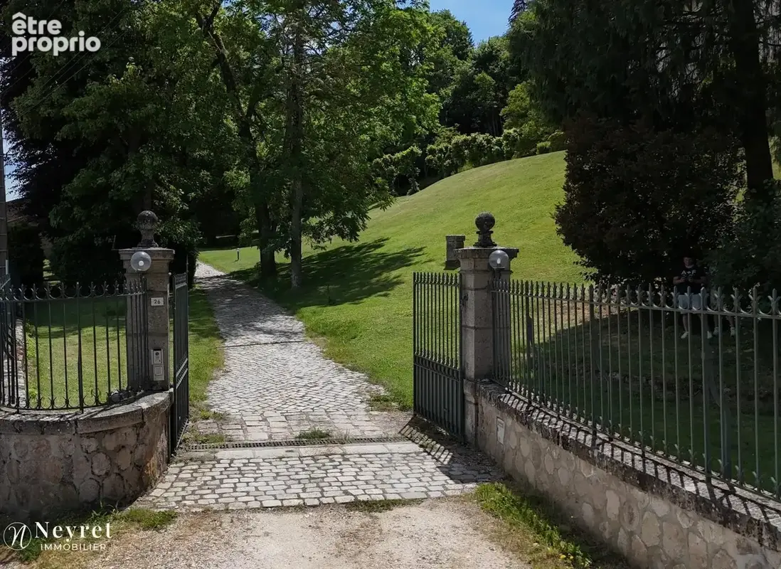 Superbe maison de maitre a st bonnet le chateau - photo 7