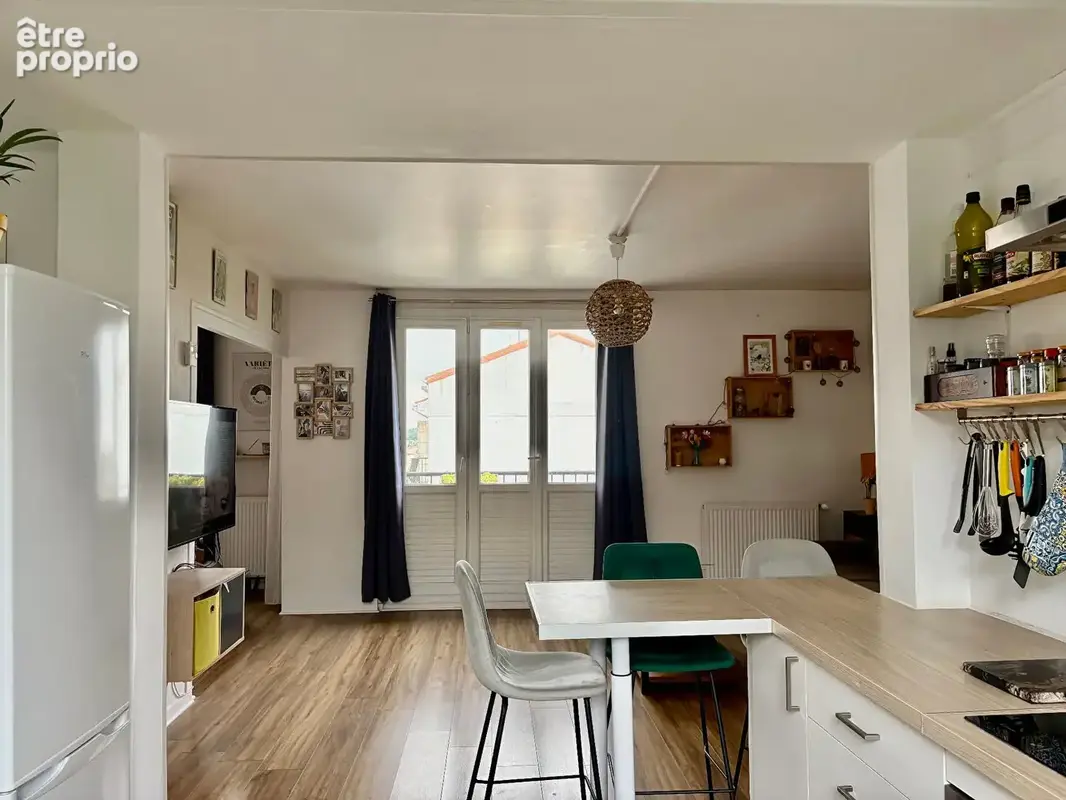 Appartement traversant de 70 m² + Box à vélos/motos + Balcon - photo 2