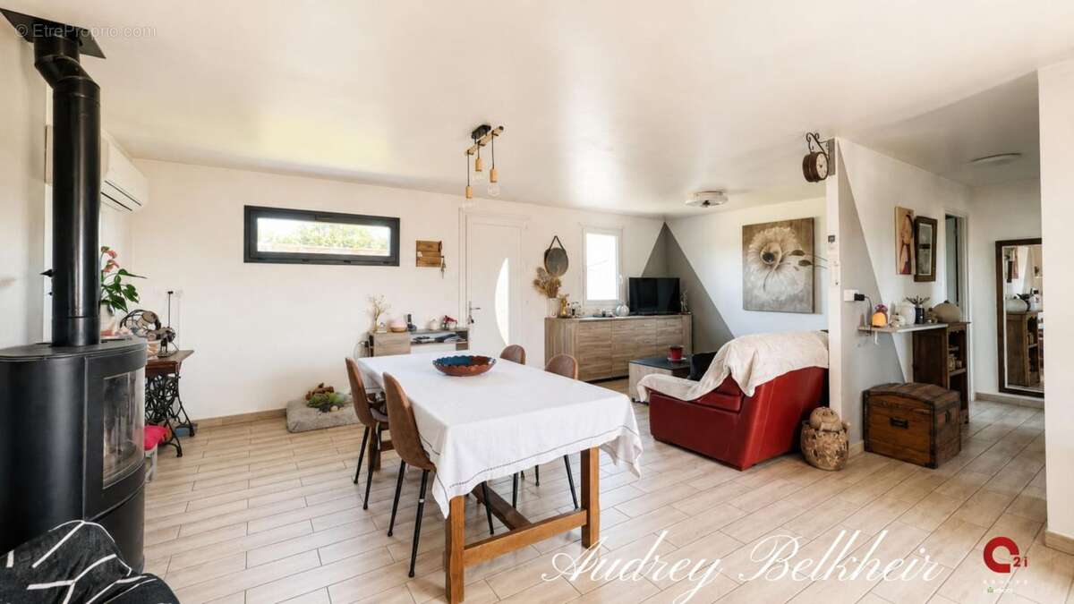 Maison 98 m² à Aigremont  - photo 4