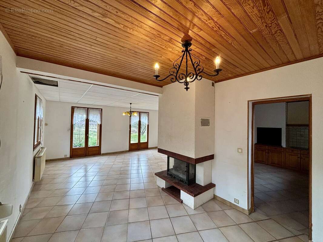 Maison à OUPIA