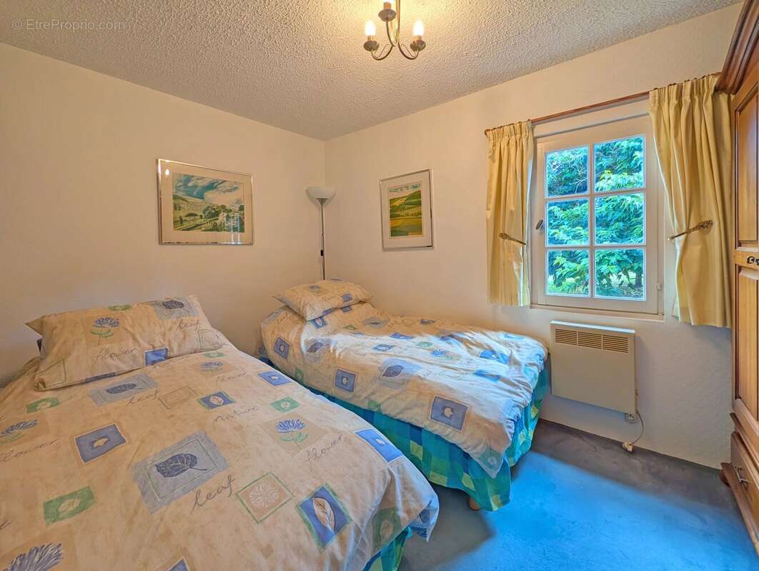 Maison en pierre de caractère avec deux chambres, piscine et maison d'amis - photo 10