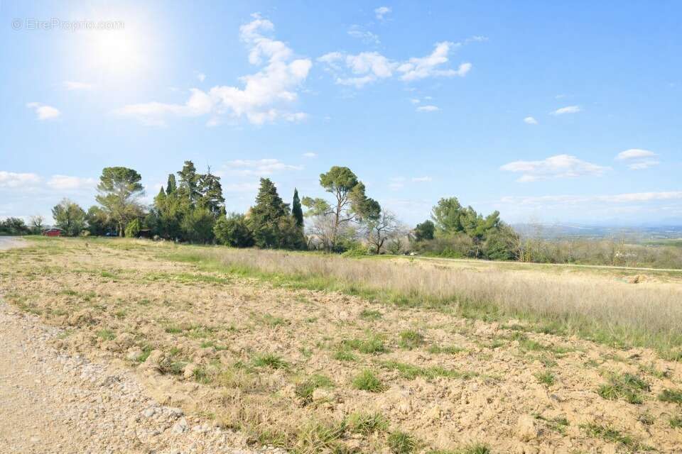 Terrain 500 m² à Bourg-Saint-Andeol  - photo 2