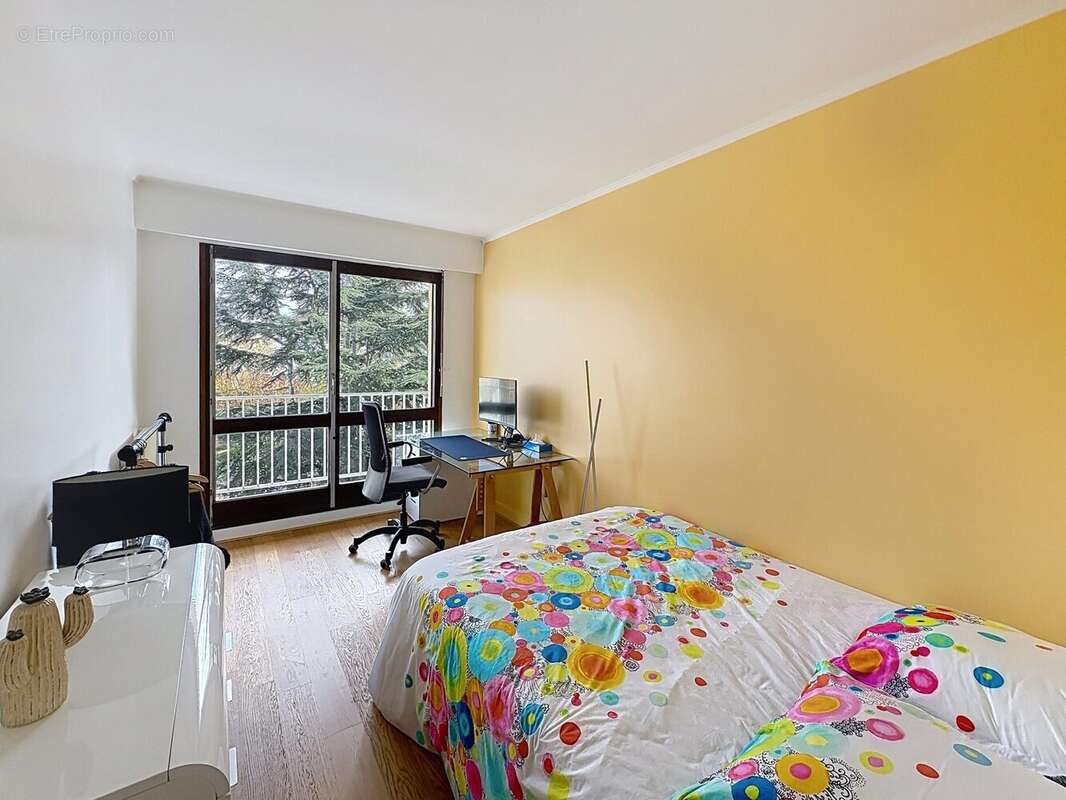 Appartement à L'HAY-LES-ROSES