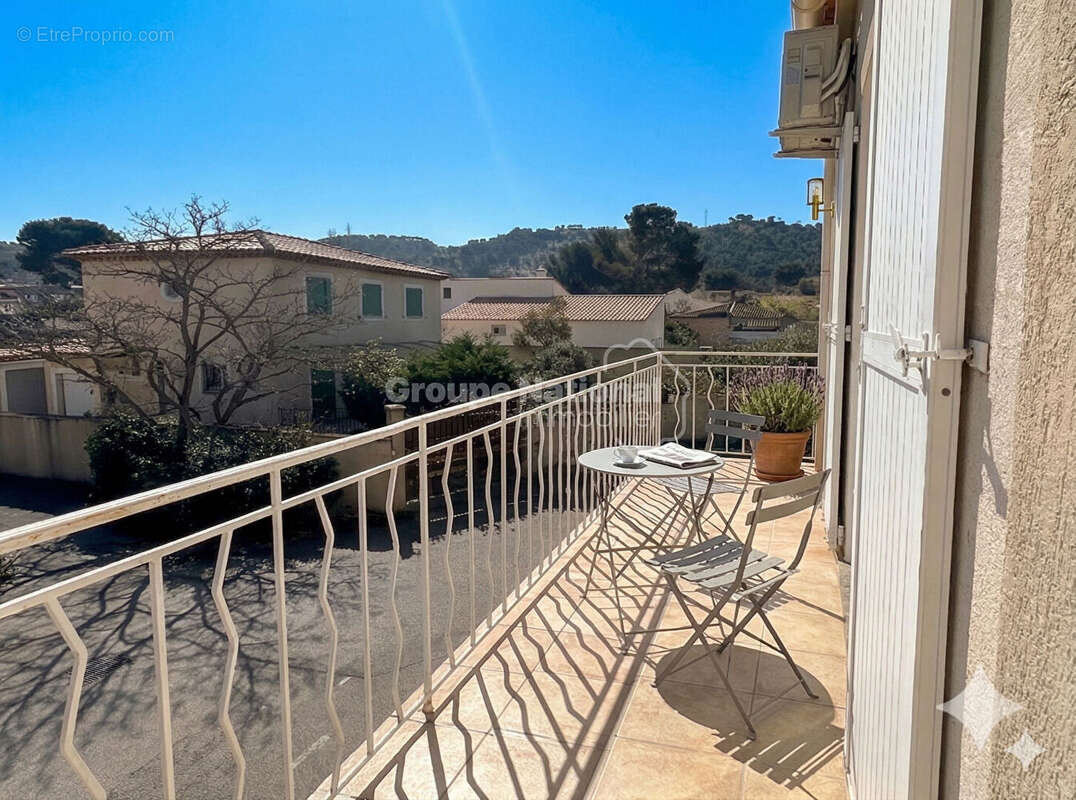 Appartement à CHATEAUNEUF-LES-MARTIGUES