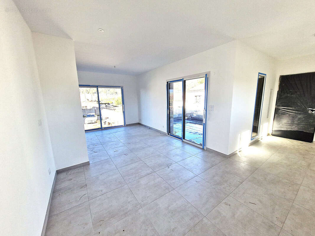 Appartement 54 m² à Cuers  - photo 2