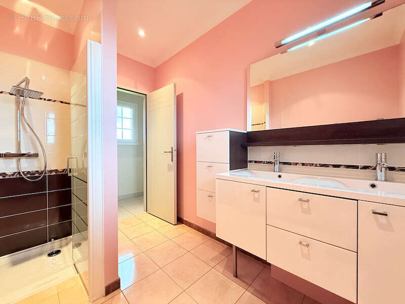 Maison à SAINTE-DODE