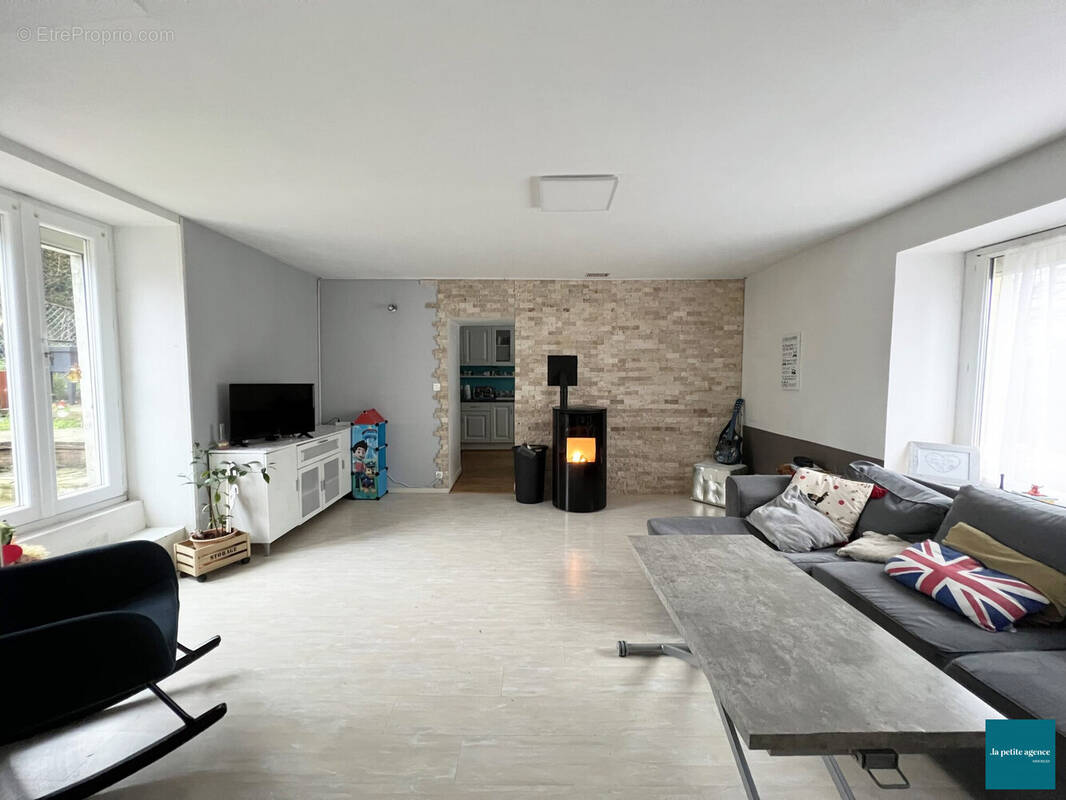 Maison à OUFFIERES
