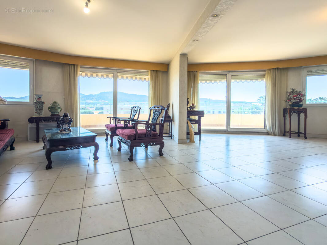 Appartement à HYERES