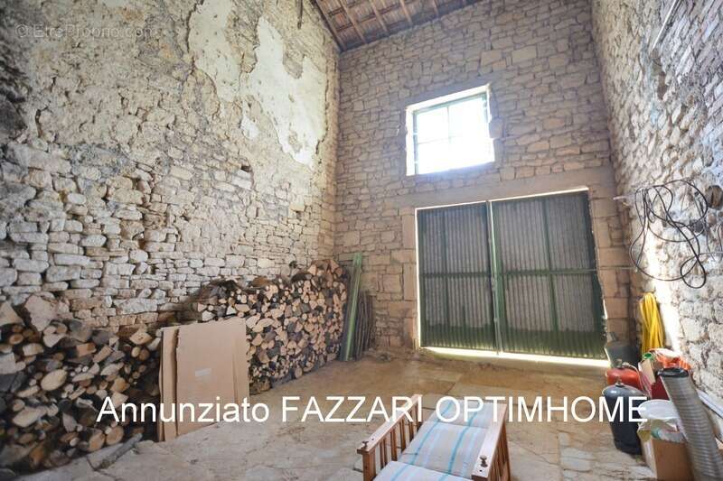 Maison à LUZY-SAINT-MARTIN