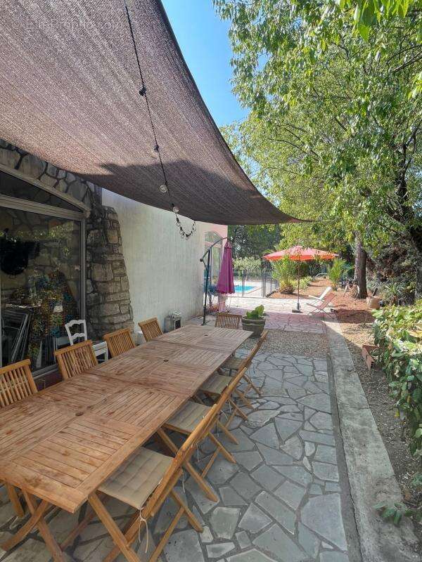 Villa familiale avec piscine, terrasses et grand jardin paysagé - photo 4