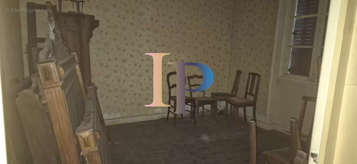 Maison à POUILLY-SOUS-CHARLIEU