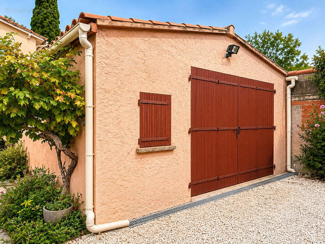 **Maison INDIVIDUELLE 4 pièces - 3 Chambres (130m²) ** Jardin  + Piscine** Stationnement & Garage ** Saint Mandrier sur mer (834 - photo 15
