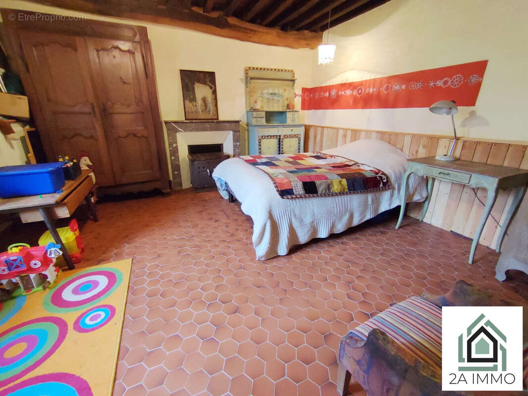 Maison à SAINT-PRIEST-DES-CHAMPS