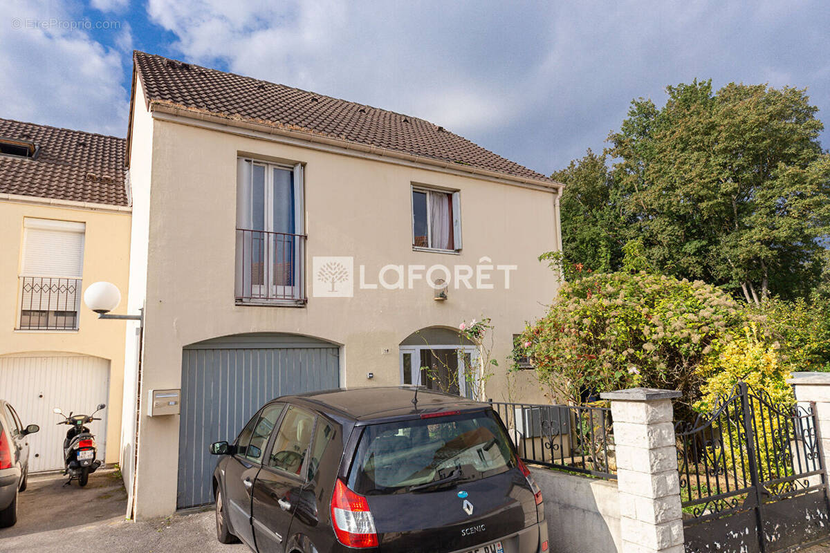 Maison à ROISSY-EN-BRIE