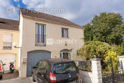 Maison à ROISSY-EN-BRIE