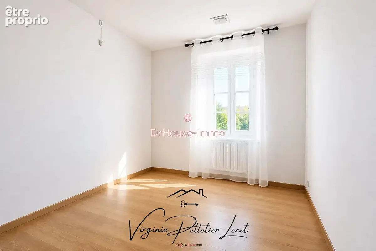 Maison 9 pièces 205 m² à vendre à Fontenay-Le-Comte (85200) - photo 9
