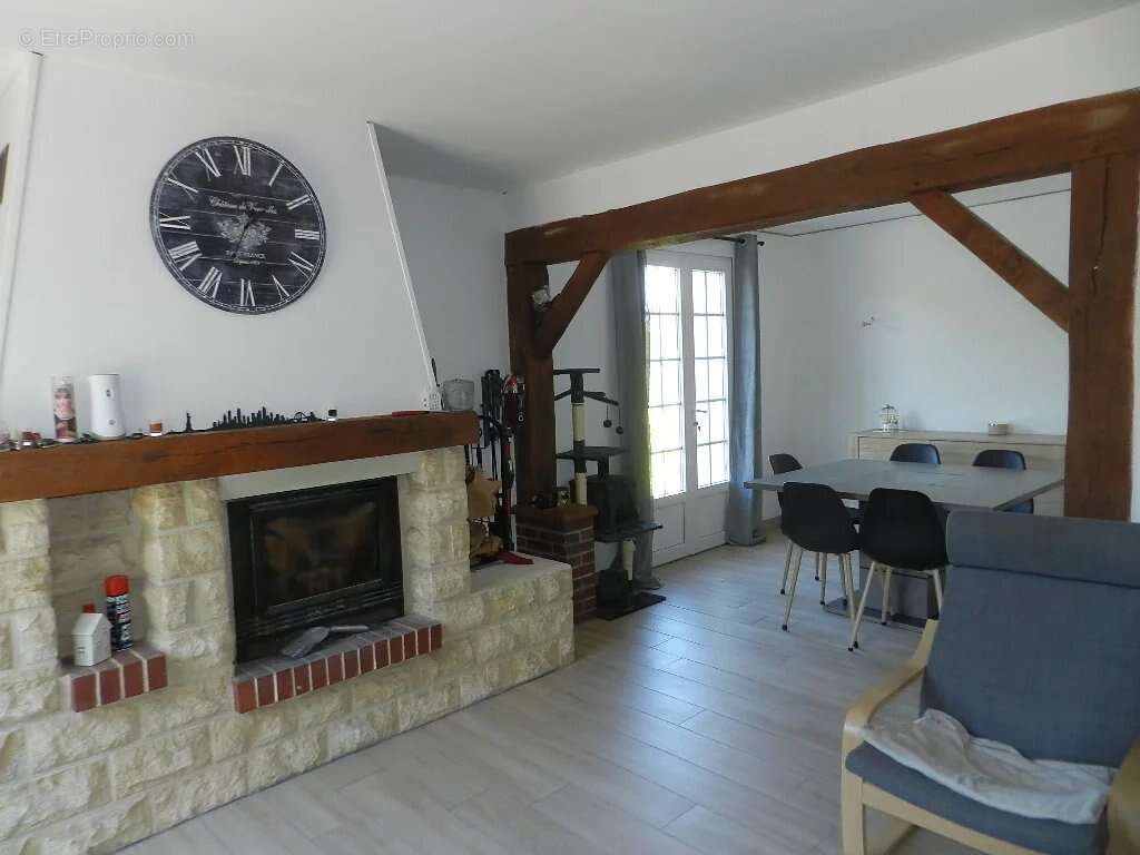 A ETE VENDUE PAR NOS SOINS   .......   BELLE CONTEMPORAINE DE 120 M² HAB, sur Sous-Sol complet et Plus de 1 350 m² de Terrain. - photo 5
