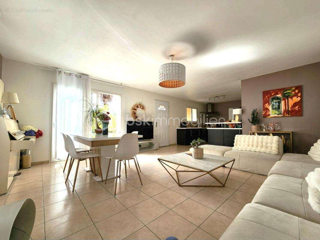 Villa de Plain-Pied avec Piscine – Charme et Confort à Nézignan-l'Évêque - photo 8
