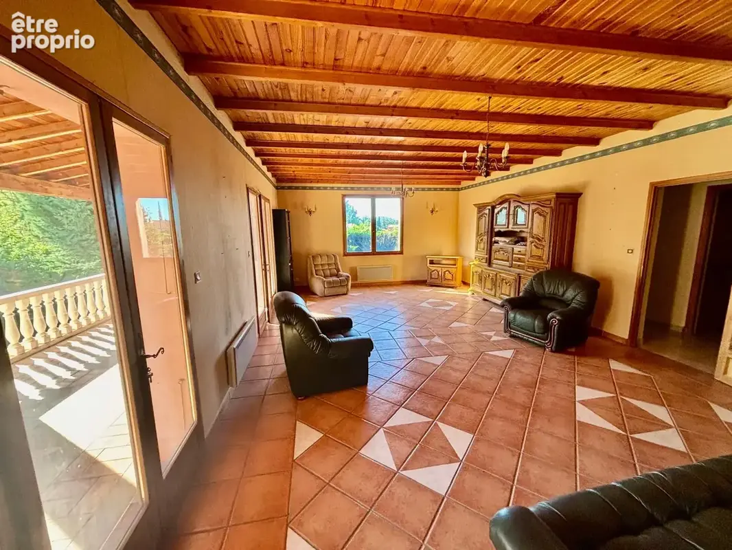Valréas - maison  de 129 m2 avec garage  et jardin clos. - photo 2