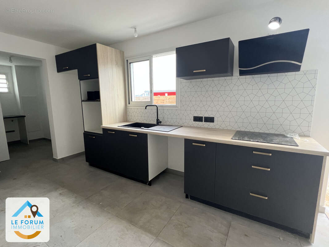 Saint pierre 97410 - villa moderne et agreable à vivre - beaux volumes - quartier prise - photo 6