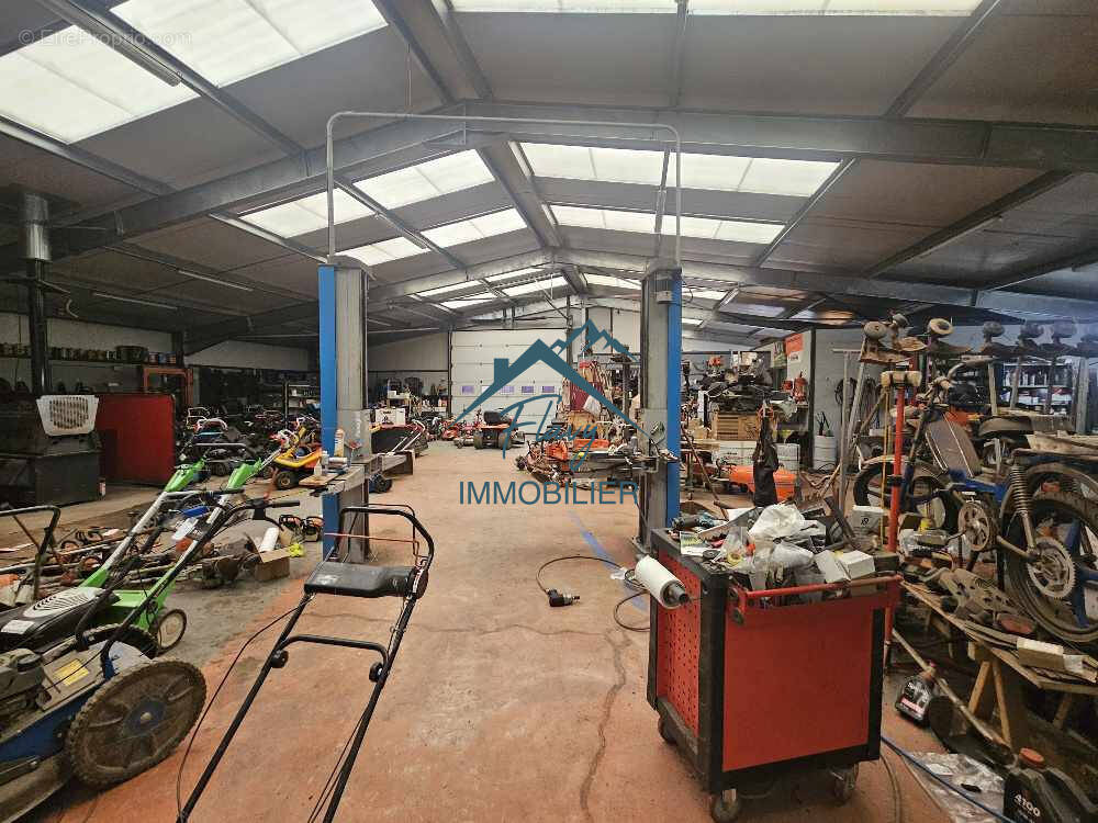 Commerce à LEPANGES-SUR-VOLOGNE