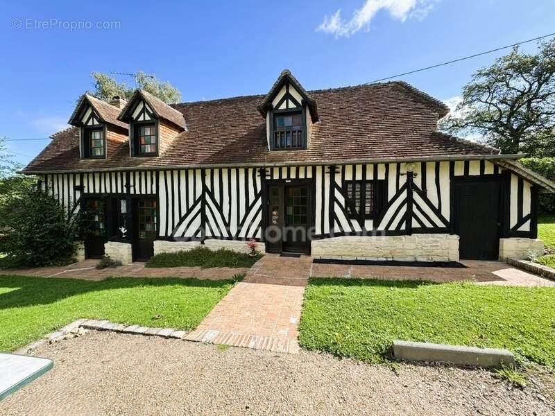 Maison à SAINT-PIERRE-SUR-DIVES