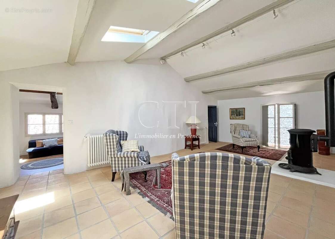 Élégante demeure en pierre avec terrasse panoramique à Vaison-la-Romaine - photo 17