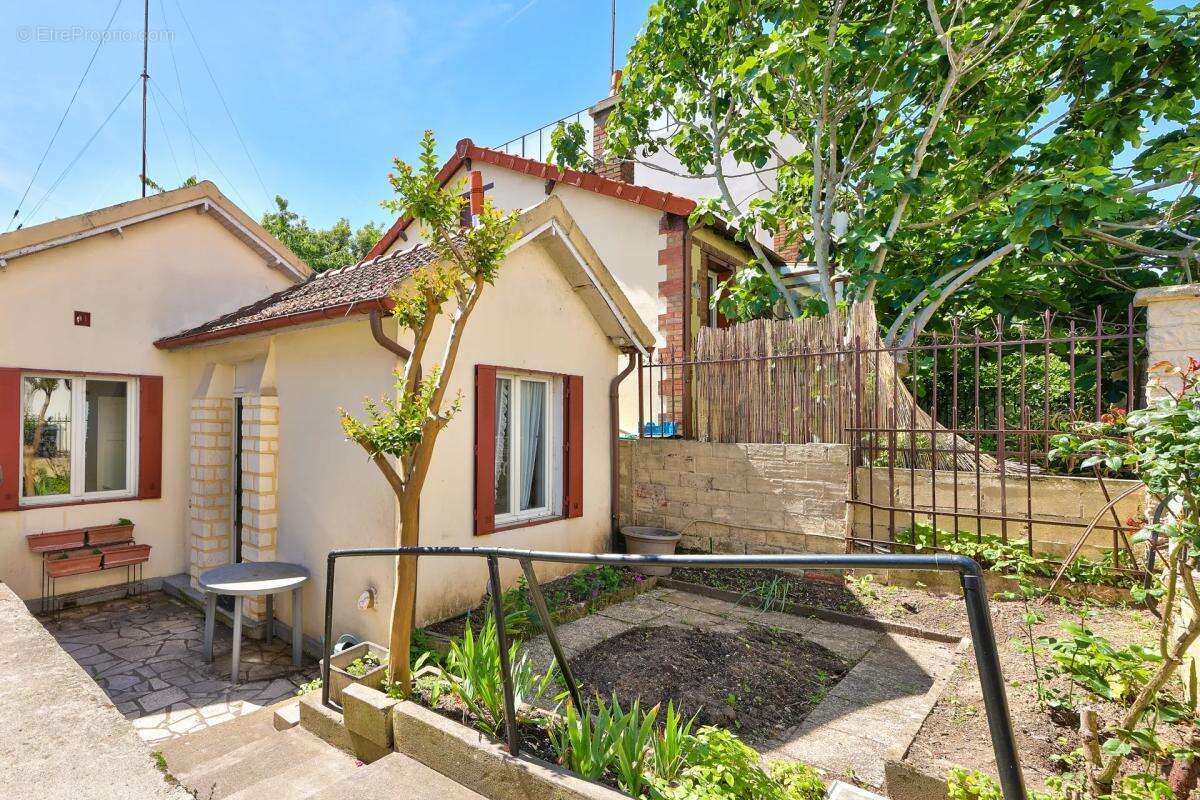 Maison à IVRY-SUR-SEINE