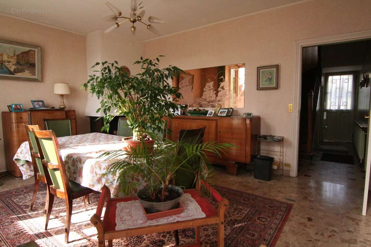 Maison à SAINT-CHERON