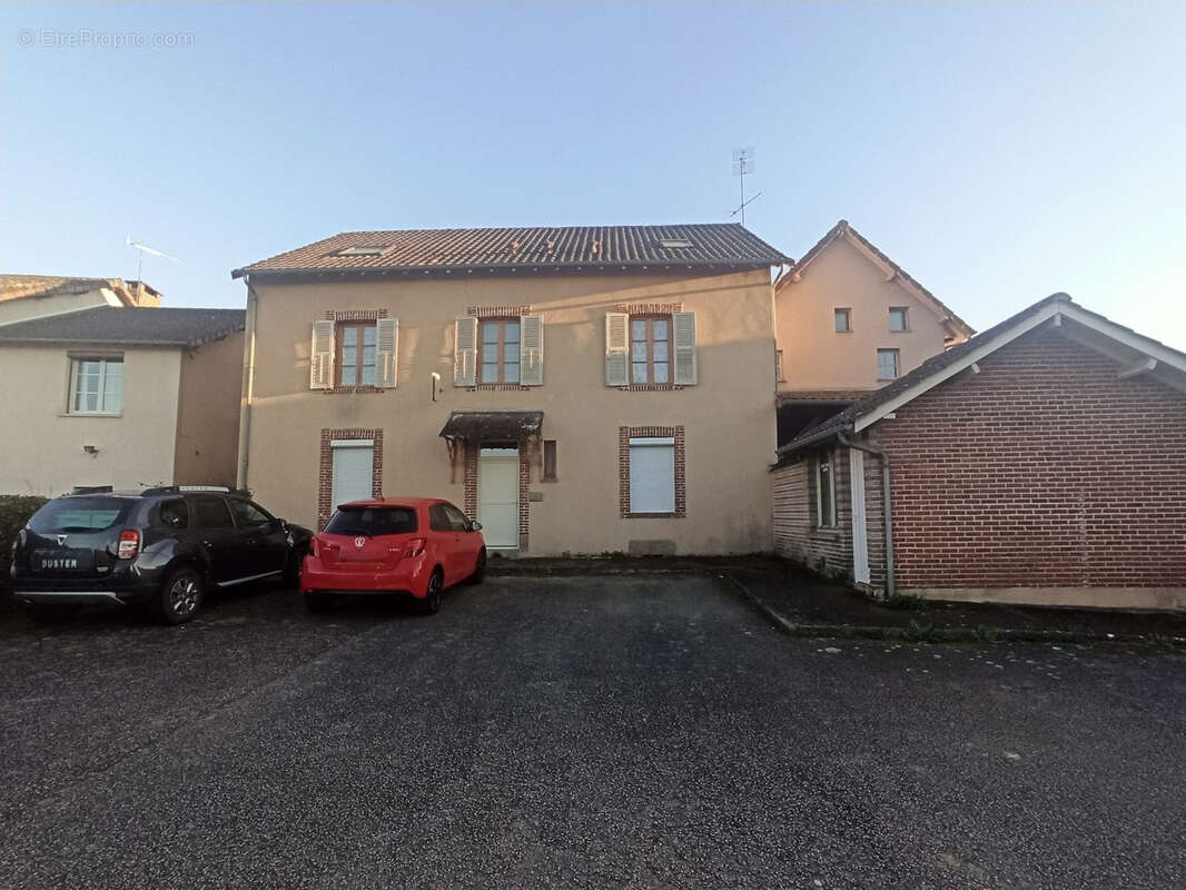 Commerce à AIXE-SUR-VIENNE