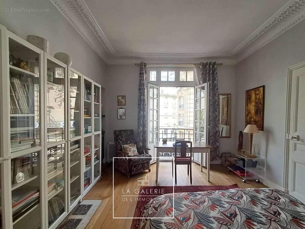 Très bel appartement familial de 145m2 au coeur du 12ème arrondissement, proche de tous les commerces et transports - photo 9