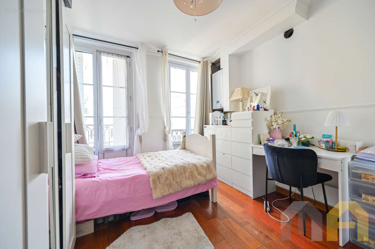 Appartement à PARIS-11E