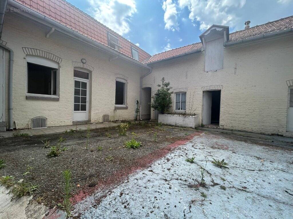 Maison à ENNETIERES-EN-WEPPES