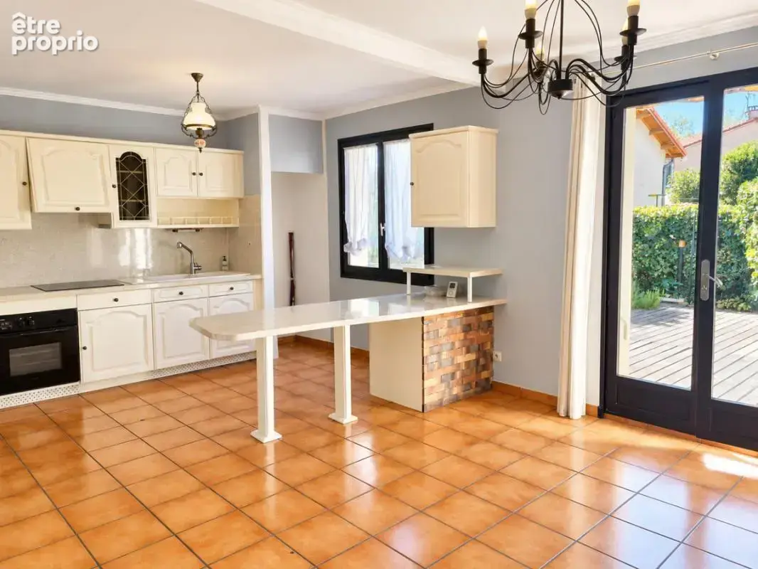Maison avec Studio indépendant - Saint-Priest - photo 5