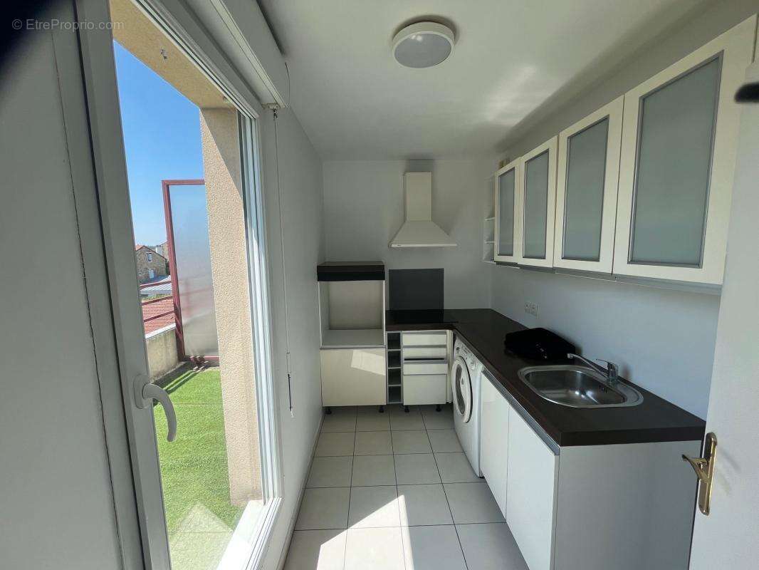 Appartement penthouse 2 pièces hyper centre de Chelles - photo 3