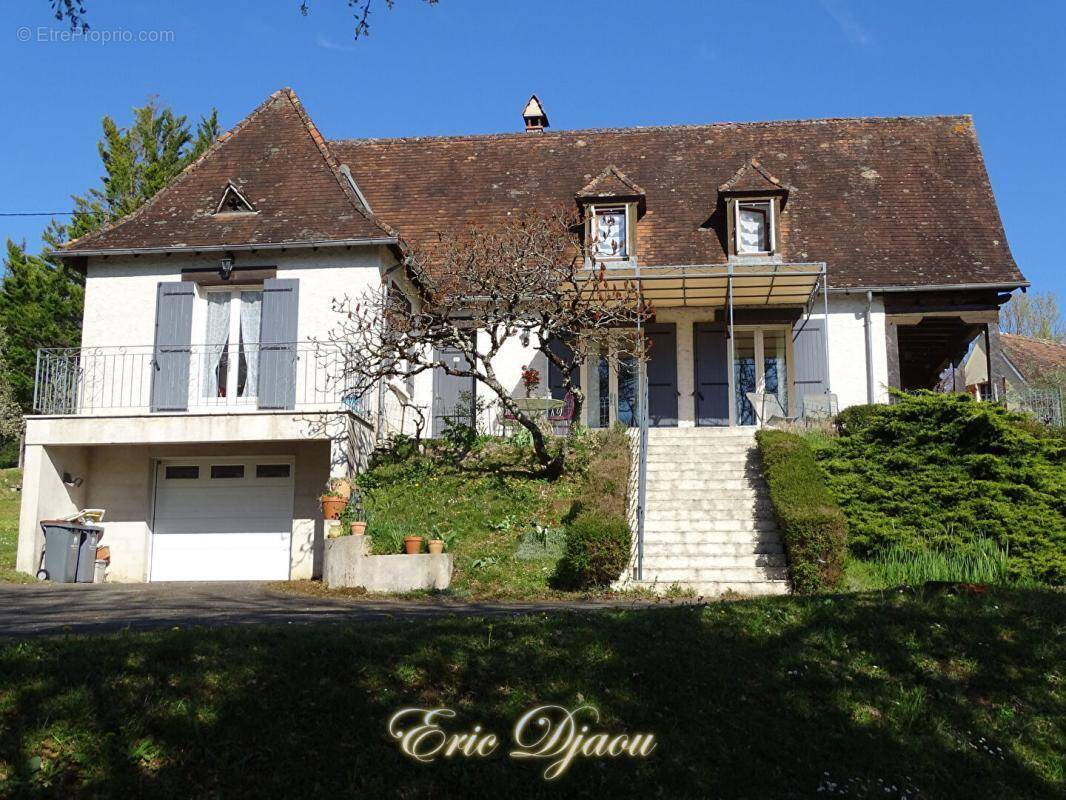 Maison à CONDAT-SUR-VEZERE