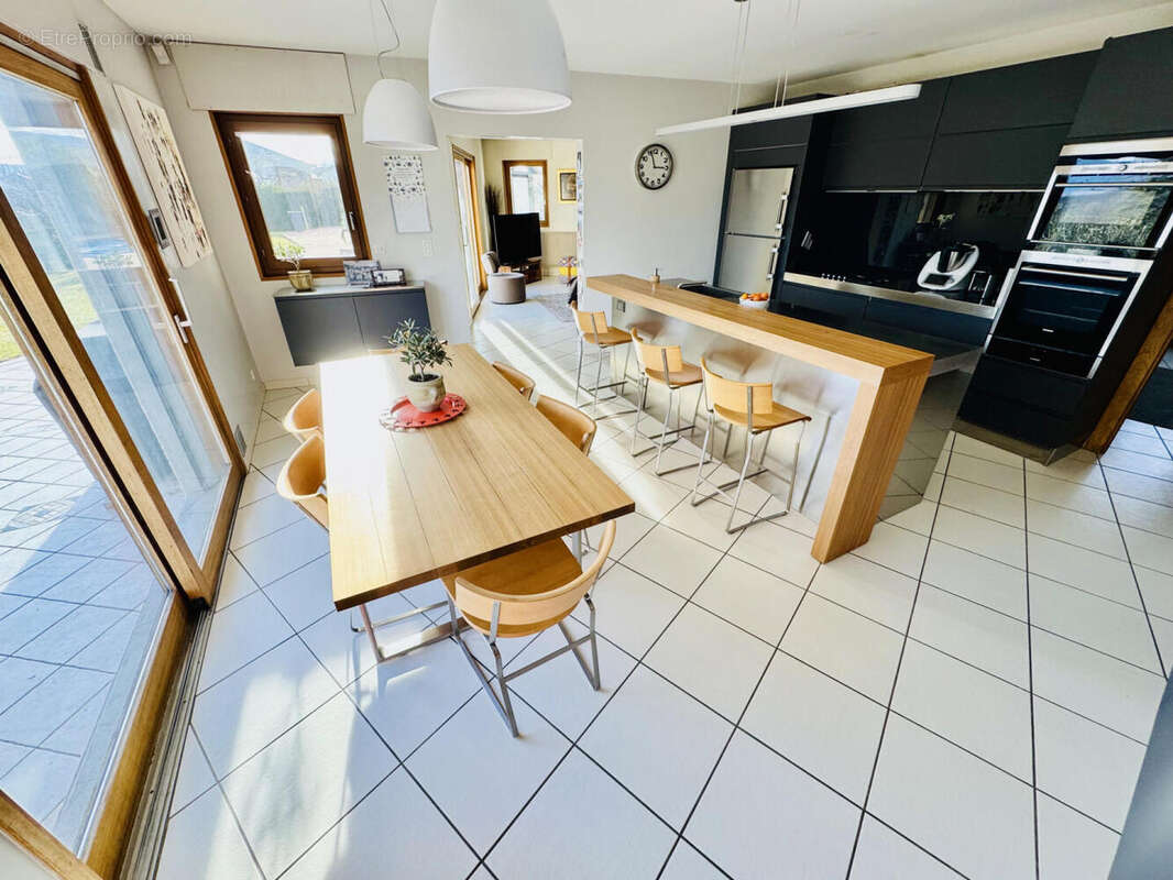 cuisine (1) - Maison à VETRAZ-MONTHOUX