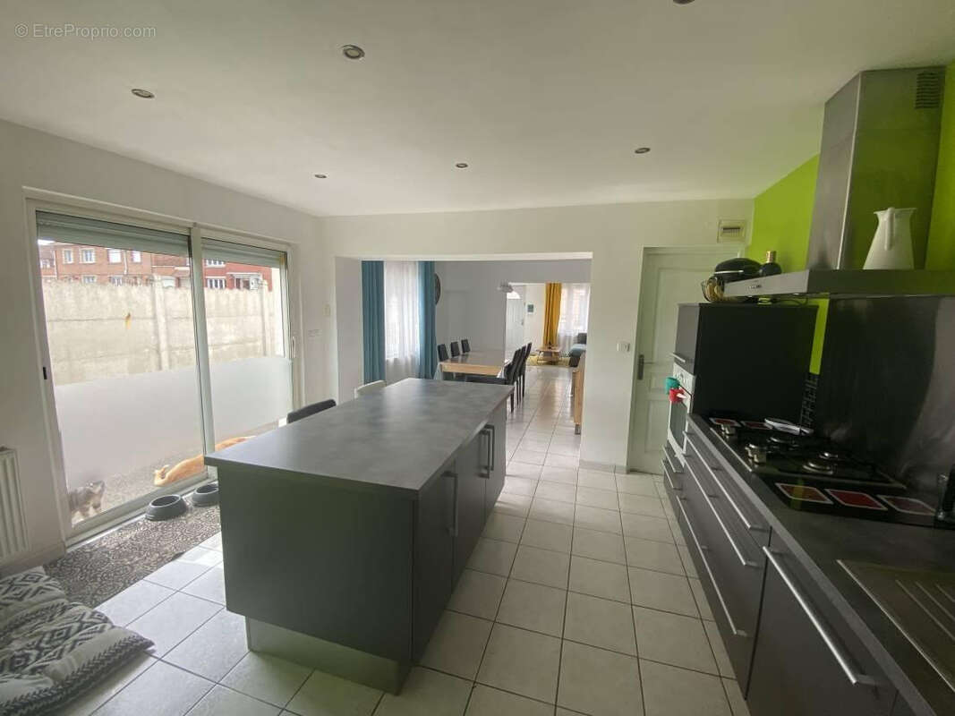 Autre à COURCELLES-LES-LENS