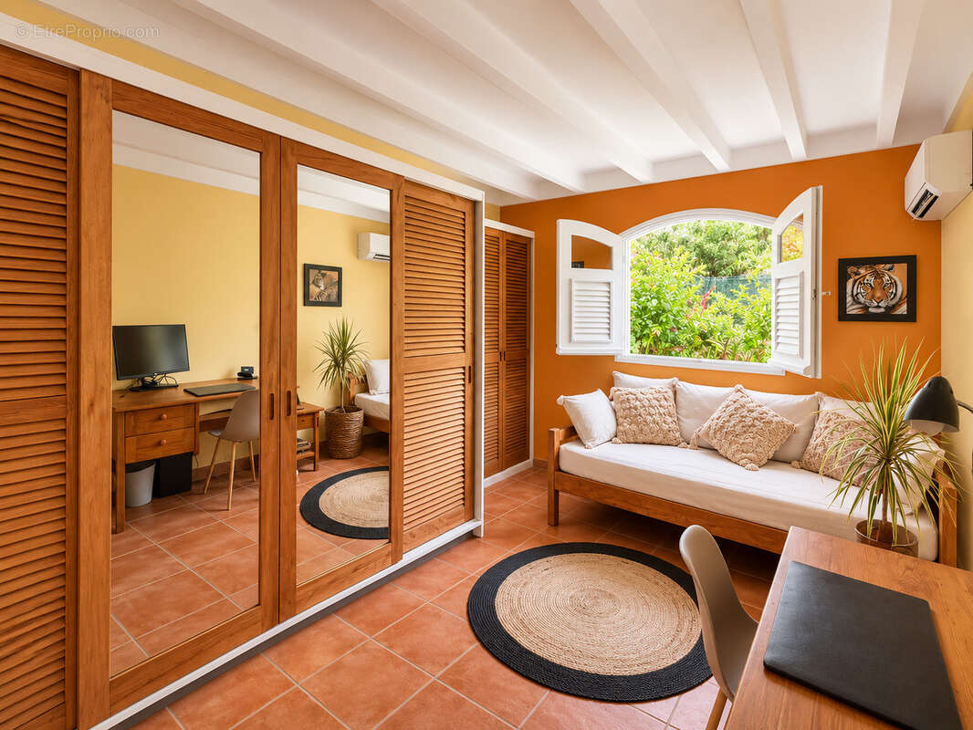 Exclusivité   coup de cœur  villa f5 de 161m2 avec piscine et jacuzzi à la grippière, petit-bourg - photo 11