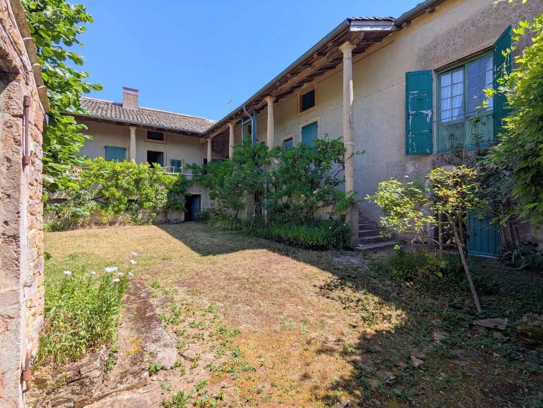 Maison 210 m² à Hurigny  - photo 10