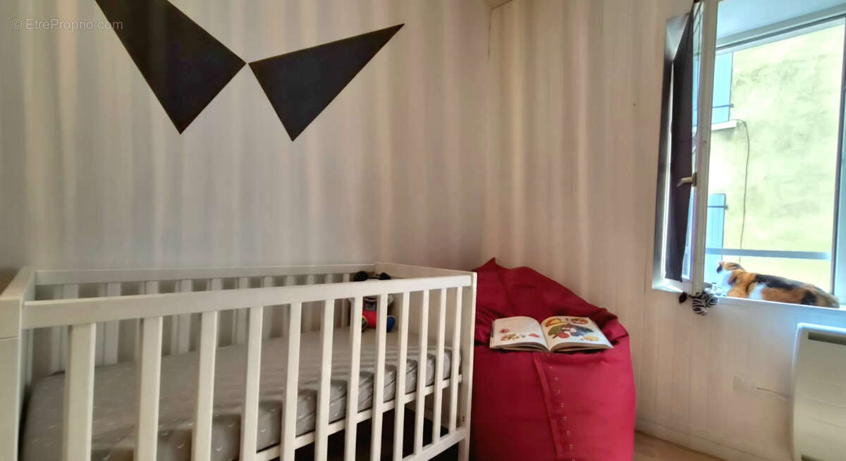 Appartement  à vendre T3 de 85 m2   Ascenseur, centre-ville et caves à Romans-sur-Isère - photo 11