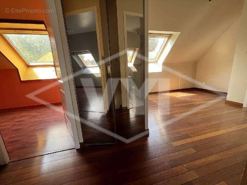 Maison à COMBS-LA-VILLE