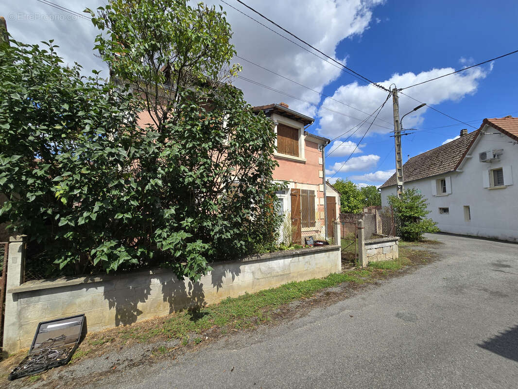 Maison à AINAY-LE-VIEIL